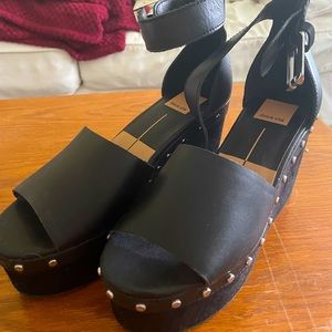 Dolce Vita Platforms